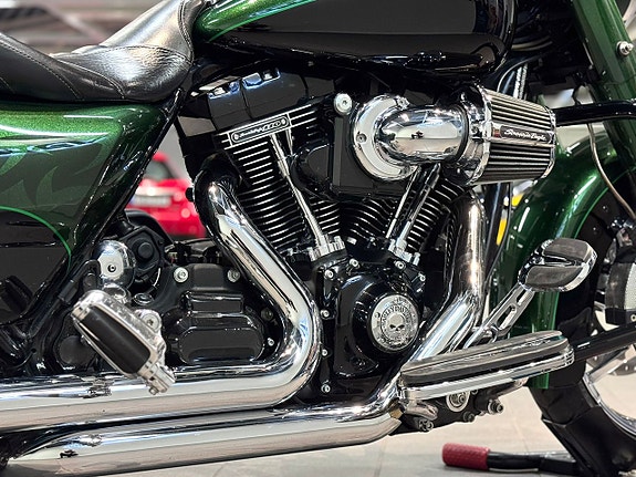 Harley-Davidson Road King CVO 110 Cui Screamin' Eagle V&H Sv-Såld *SE UTR* 22 of 27
