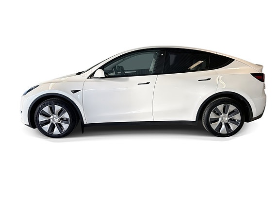 Tesla Model Y 4 of 5