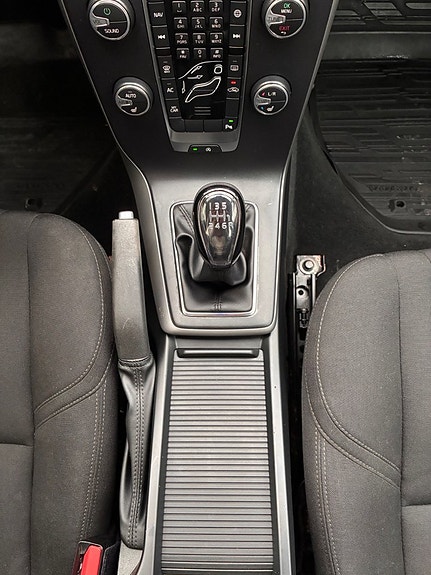Volvo V40 18 of 24