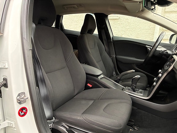Volvo V40 22 of 24