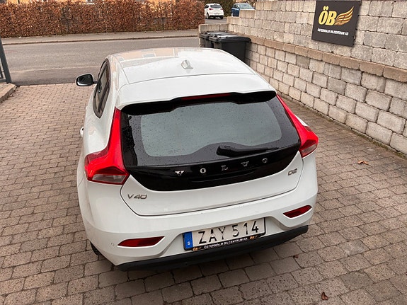 Volvo V40 8 of 24