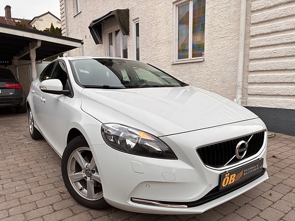 Volvo V40 4 of 24