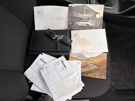Volvo V40 24 of 24