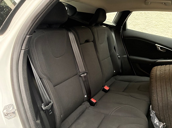 Volvo V40 23 of 24