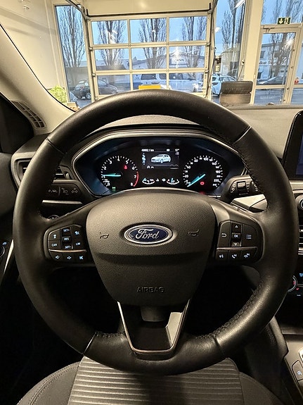 Ford Focus 9 of 17