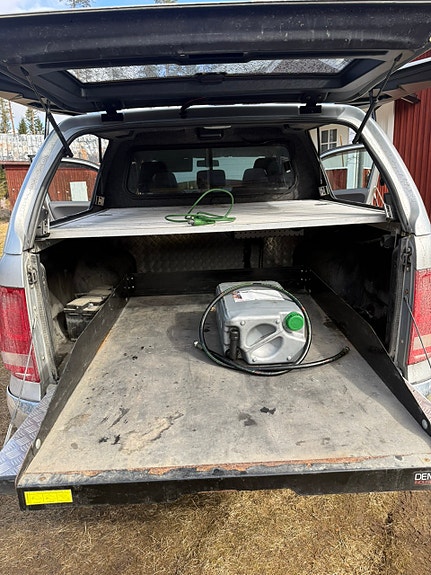Volkswagen Amarok 2 of 5