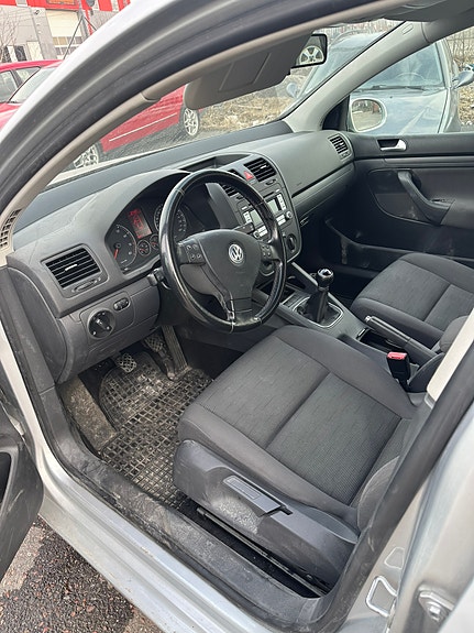 Volkswagen Golf V 6 of 6