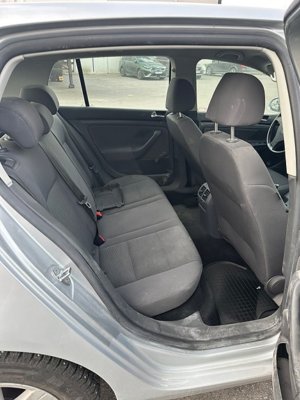 Volkswagen Golf V 5 of 6