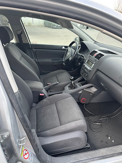 Volkswagen Golf V 4 of 6
