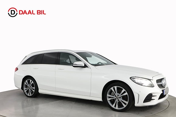 Mercedes-Benz C300 4 of 5