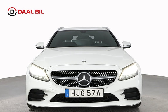 Mercedes-Benz C300 2 of 5