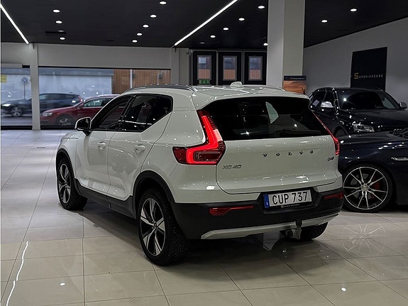 Volvo XC40 3 of 5