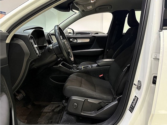 Volvo XC40 5 of 5