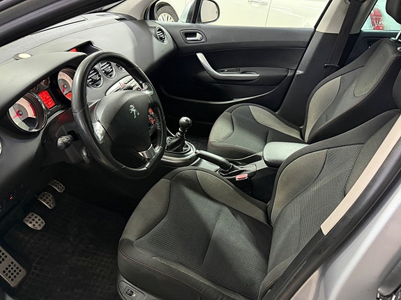 Peugeot 308 SW 10 of 11