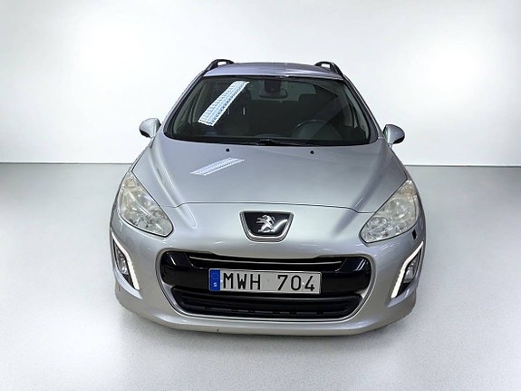 Peugeot 308 SW 2 of 11