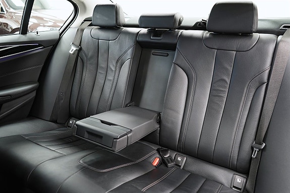 BMW 530e 12 of 26