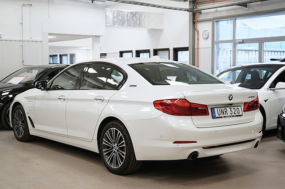 BMW 530e 3 of 26
