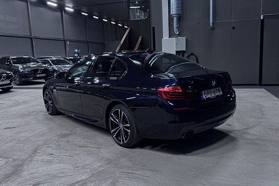 BMW 520d 4 of 5