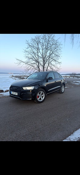 Audi Q3 3 of 5