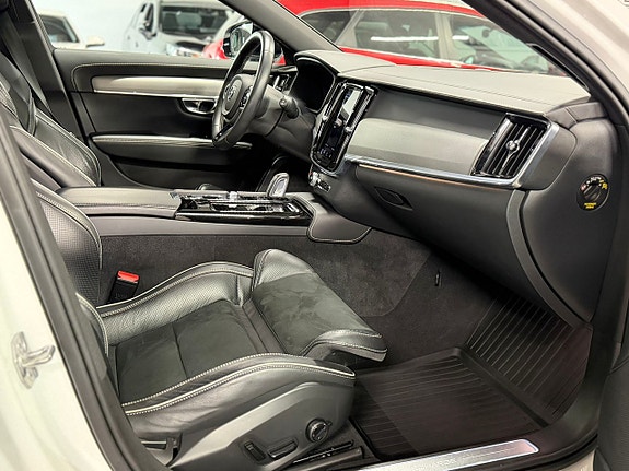 Volvo V90 22 of 27