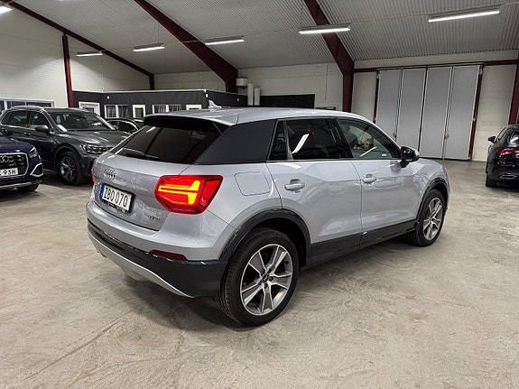 Audi Q2 2 of 5