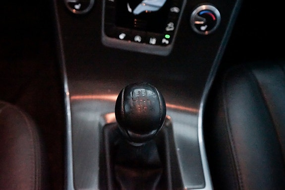 Volvo XC60 19 of 28