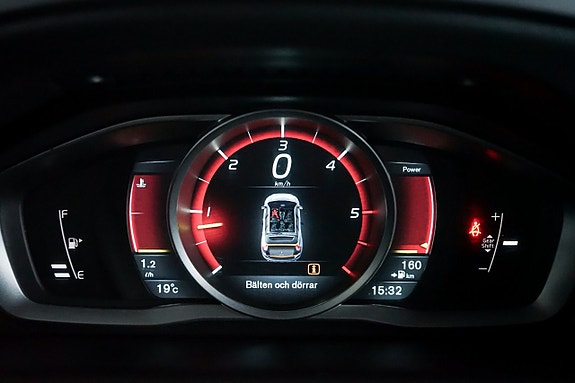Volvo XC60 13 of 28