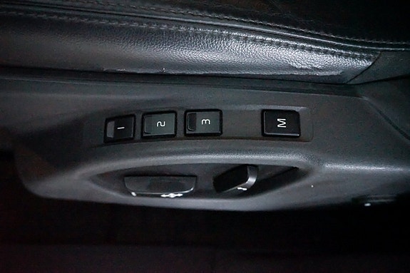 Volvo XC60 25 of 28