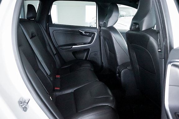 Volvo XC60 11 of 28