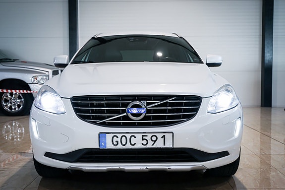 Volvo XC60 3 of 28