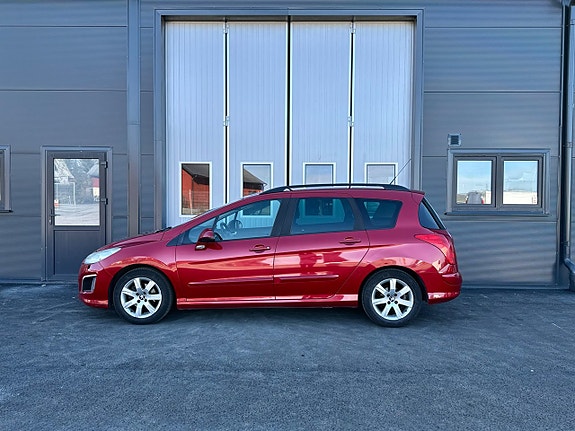 Peugeot 308 SW 3 of 5