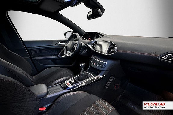 Peugeot 308 10 of 14