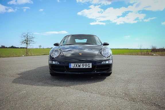 Porsche 911 Carrera 4S 4 of 5