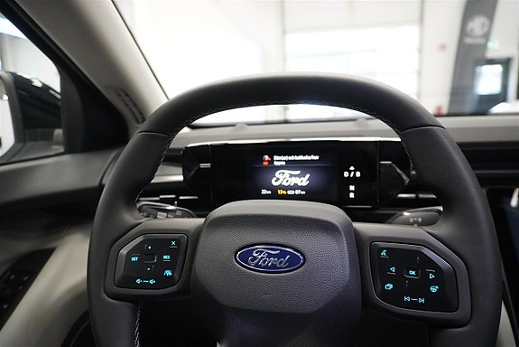 Ford Explorer 11 of 15