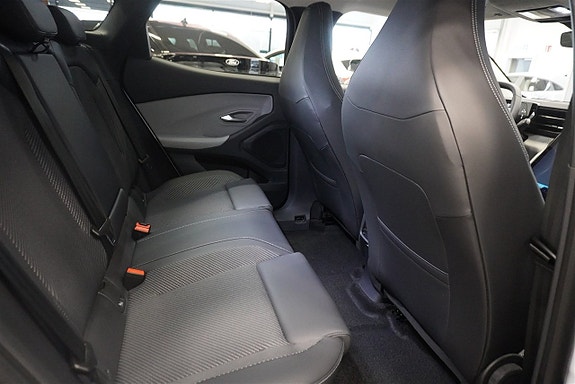 Ford Explorer 9 of 15