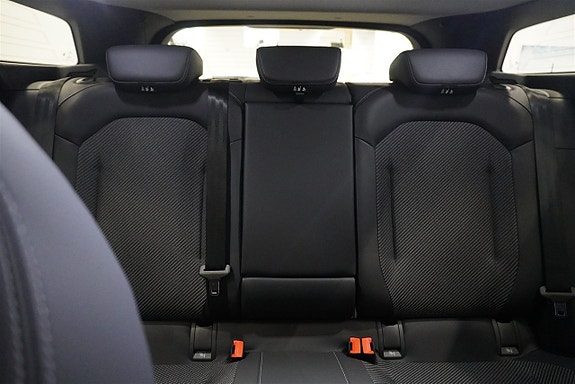 Ford Explorer 14 of 15