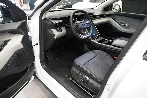Ford Explorer 2 of 5