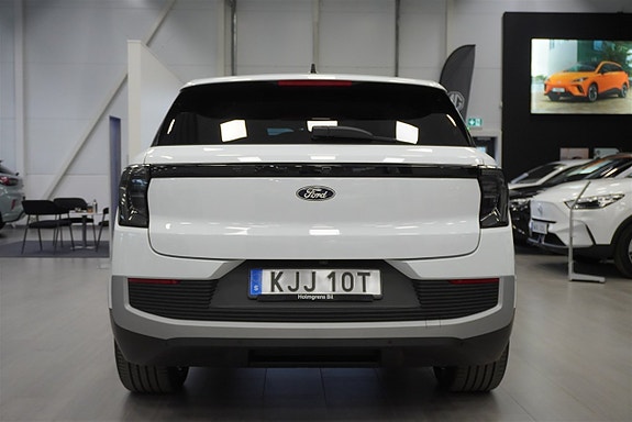 Ford Explorer 3 of 5