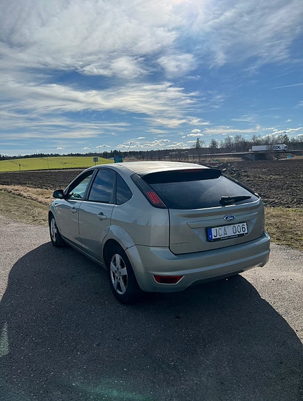 Ford Focus 2 of 5