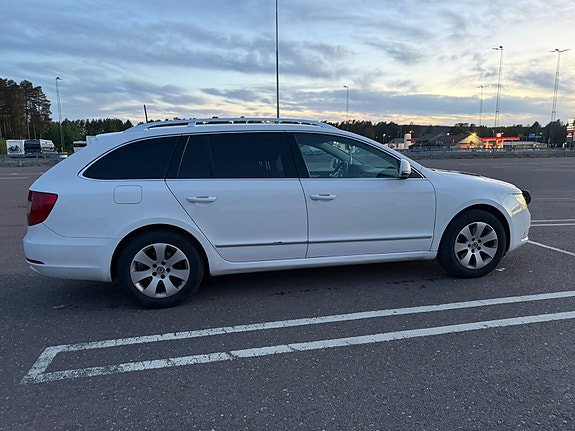Skoda Superb 4 of 5