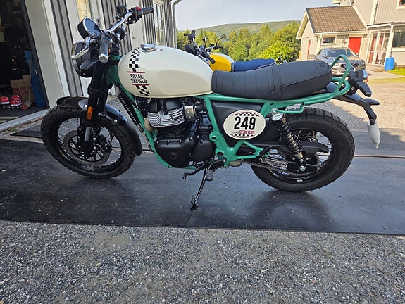 Royal Enfield Bear 650 7 of 17