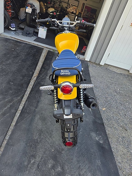 Royal Enfield Bear 650 15 of 17