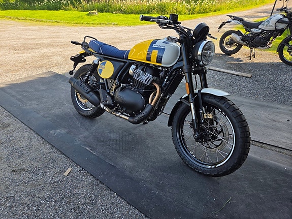 Royal Enfield Bear 650 10 of 17