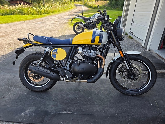 Royal Enfield Bear 650 2 of 5