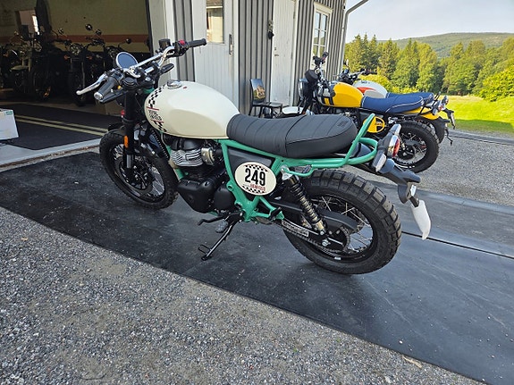 Royal Enfield Bear 650 9 of 17