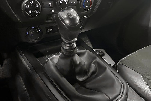 Isuzu D-max 12 of 18