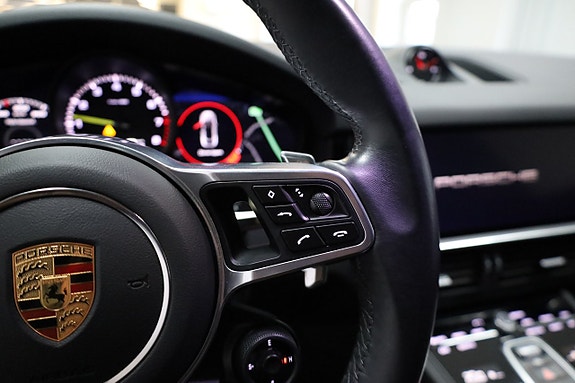 Porsche Cayenne 23 of 30