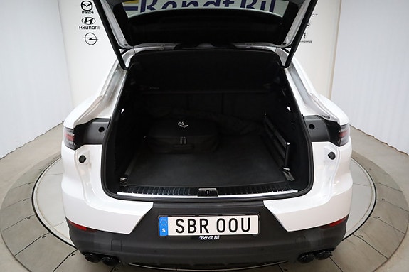 Porsche Cayenne 11 of 30