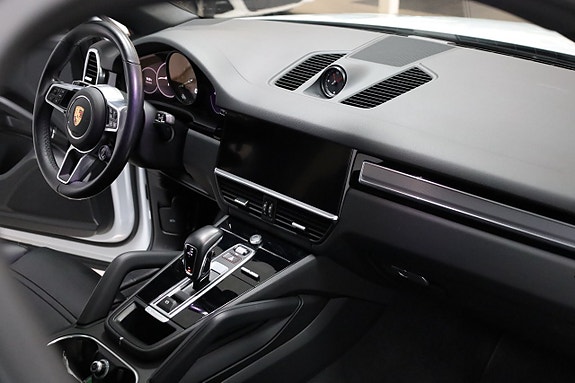 Porsche Cayenne 21 of 30