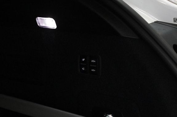 Porsche Cayenne 28 of 30